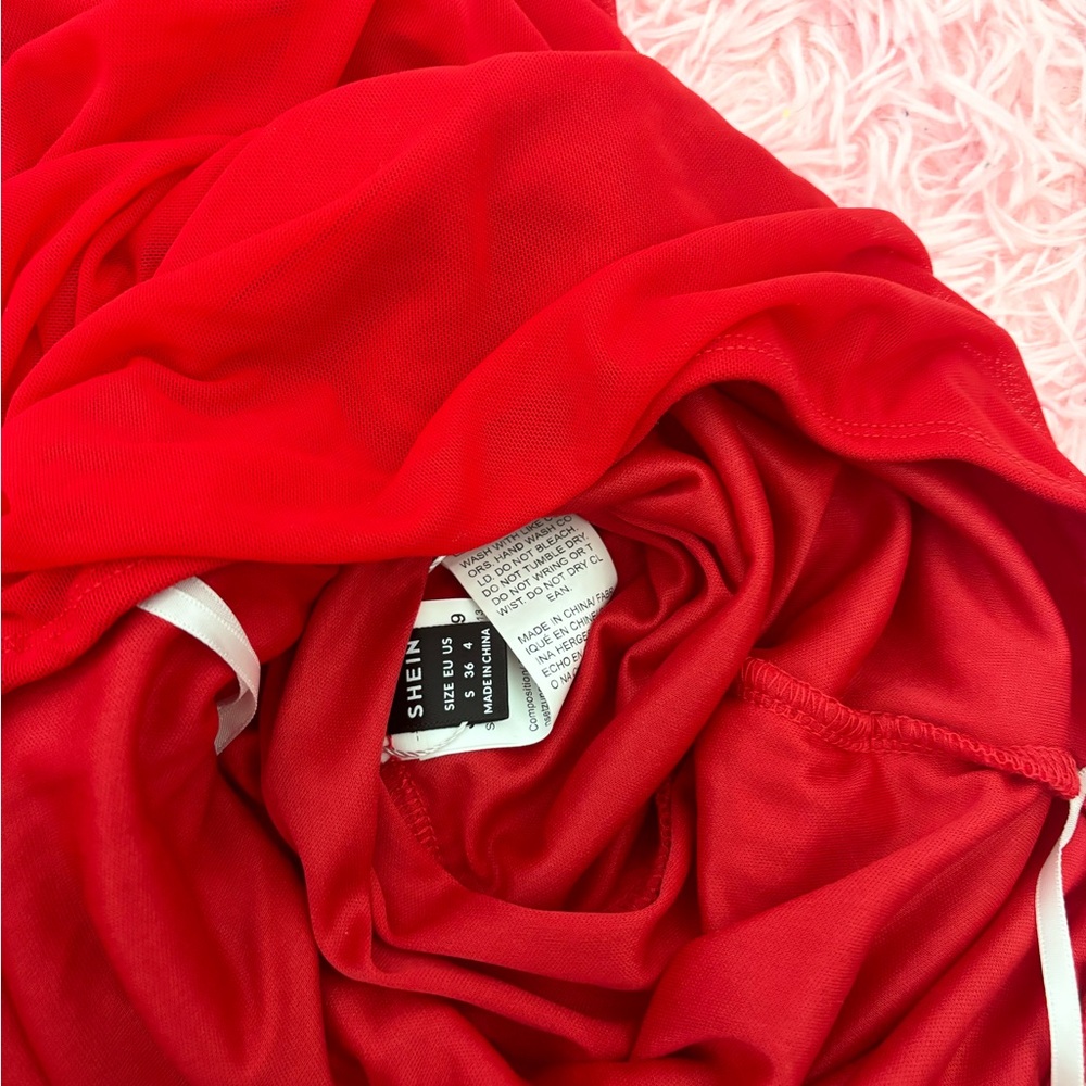 Red Dress halterneck - Picture 4 of 4